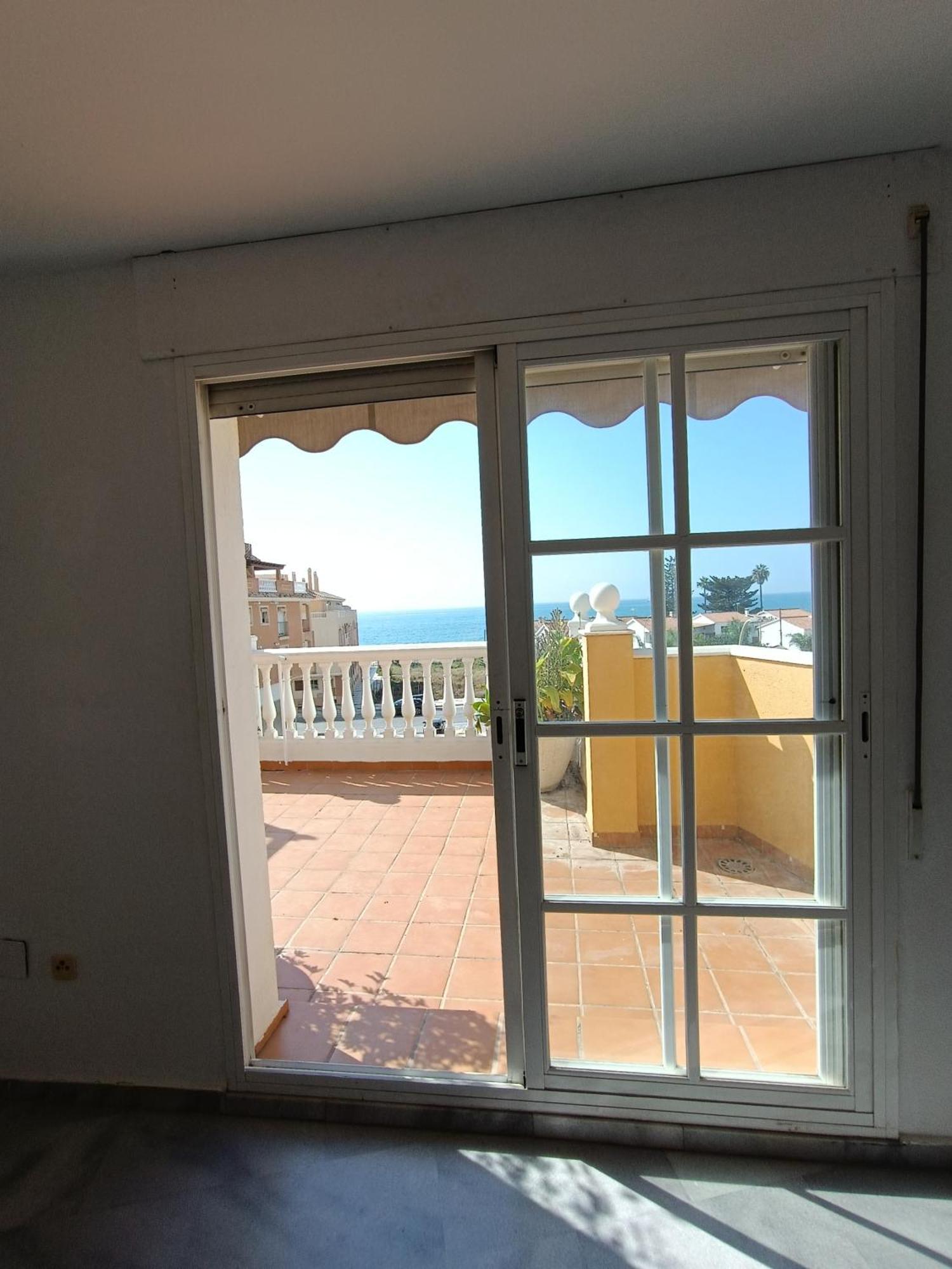 Lovely Penthouse In Front Of The Beach With Free Parking Malaga Ngoại thất bức ảnh